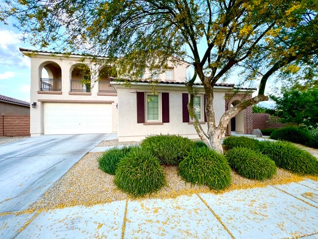 7140 Charter Crest St in North Las Vegas, NV - Foto de edificio - Building Photo