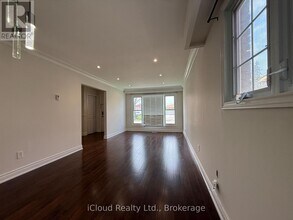 3880 Teeswater Rd in Mississauga, ON - Building Photo - Building Photo