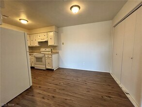 213 Concord Ct in Weirton, WV - Building Photo - Building Photo