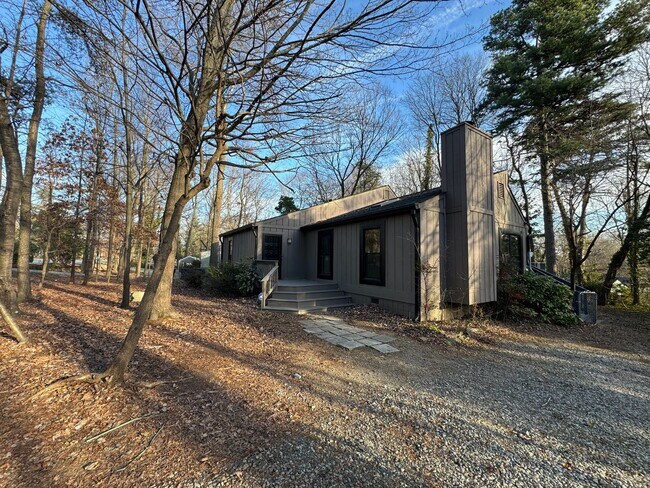 1809 Pisgah Church Rd in Greensboro, NC - Building Photo - Building Photo