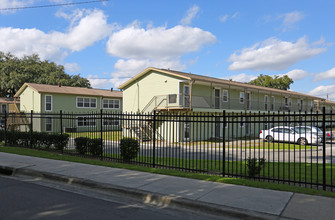 Parkside Gardens Apartments in Ocala, FL - Building Photo - Building Photo