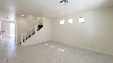 4262 S Sugar Dr in Las Vegas, NV - Building Photo - Building Photo