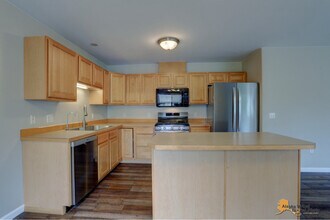 2813 S Avalon Cir in Wasilla, AK - Building Photo - Building Photo