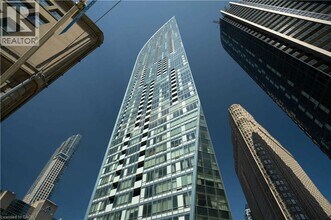 8 The Esplanade in Toronto, ON - Building Photo - Building Photo