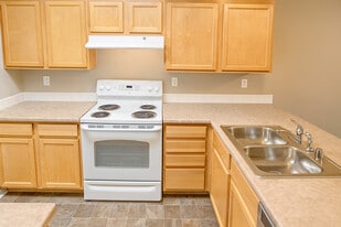 River Rock Apartments in Spokane Valley, WA - Building Photo