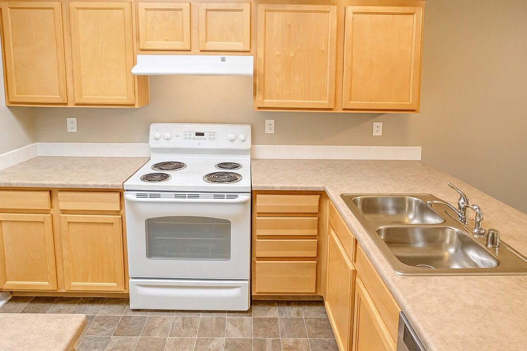 River Rock Apartments in Spokane Valley, WA - Building Photo