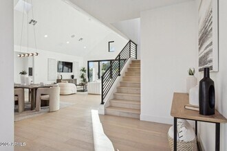 6330 N 10th Dr in Phoenix, AZ - Building Photo - Building Photo