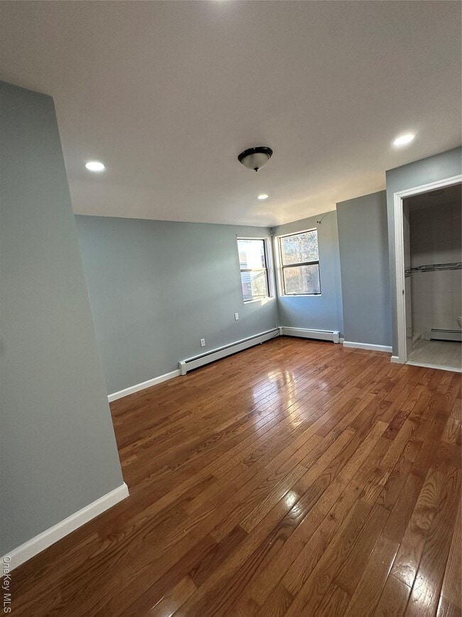 235-18 147th Rd in Queens, NY - Building Photo - Building Photo