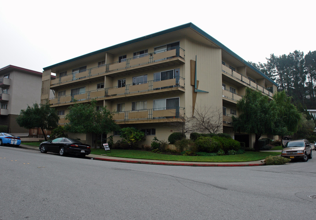 2191 Whitman Way in San Bruno, CA - Building Photo