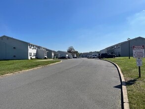 Millstream & Maplewood Apartments in Wrightstown, NJ - Building Photo - Building Photo