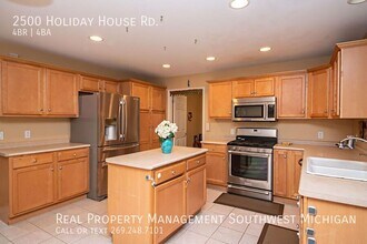 2500 Holiday House Rd in St. Joseph, MI - Building Photo - Building Photo