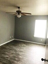 3630 Hollyhock St in College Station, TX - Foto de edificio - Building Photo
