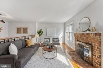 7801 Byrds Nest Pass in Annandale, VA - Building Photo - Building Photo