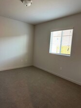 1913 E Evening Glow Ave in Reedley, CA - Building Photo - Building Photo