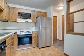 Block 6 Apartments in Fargo, ND - Building Photo - Building Photo
