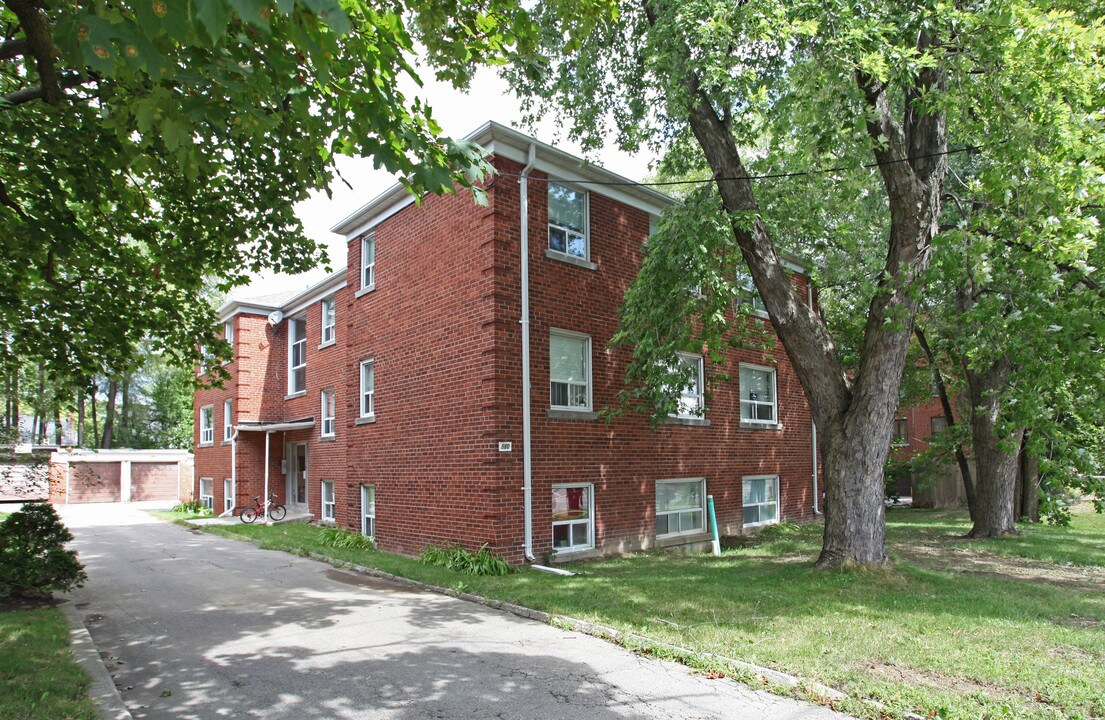 580 Lawrence Ave W in Toronto, ON - Building Photo