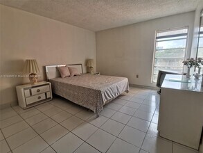 4707 NW 7th St-Unit -308-8 in Miami, FL - Building Photo - Building Photo
