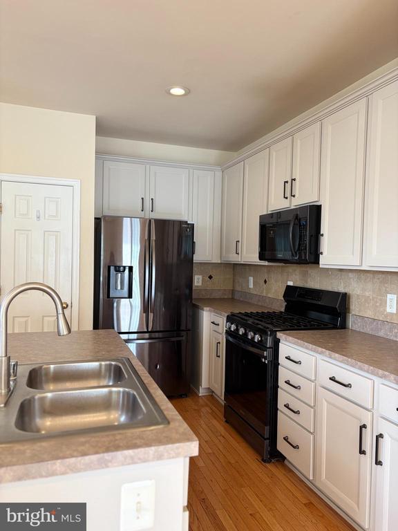 property at 9700 Kennoway Ct