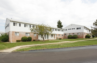 Hunter's Ridge Apartments in Flint, MI - Building Photo - Building Photo