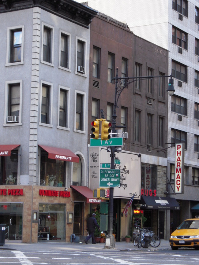 403 E 57th St in New York, NY - Foto de edificio - Building Photo