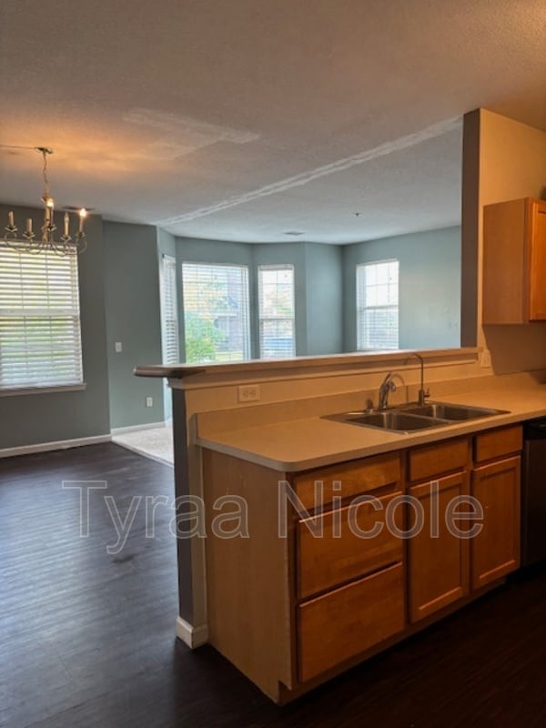 28825 Cullen Dr in Romulus, MI - Building Photo - Building Photo