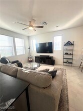 357 Ukelele Pl in Henderson, NV - Building Photo - Building Photo