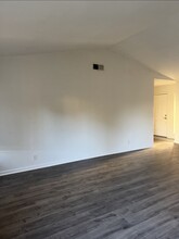 6113 Francine Dr in Sacramento, CA - Building Photo - Building Photo