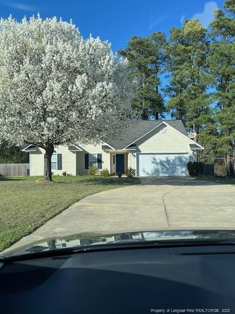 102 Digby Ct in Raeford, NC - Building Photo
