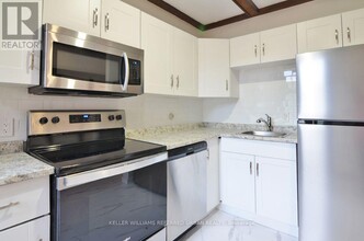 4 Columbine Ave in Toronto, ON - Building Photo - Building Photo