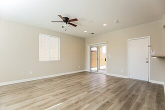 10617 Bear Lodge Ct in Las Vegas, NV - Building Photo - Building Photo
