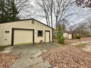 206 Bittlewood Ave in Berlin, NJ - Foto de edificio - Building Photo