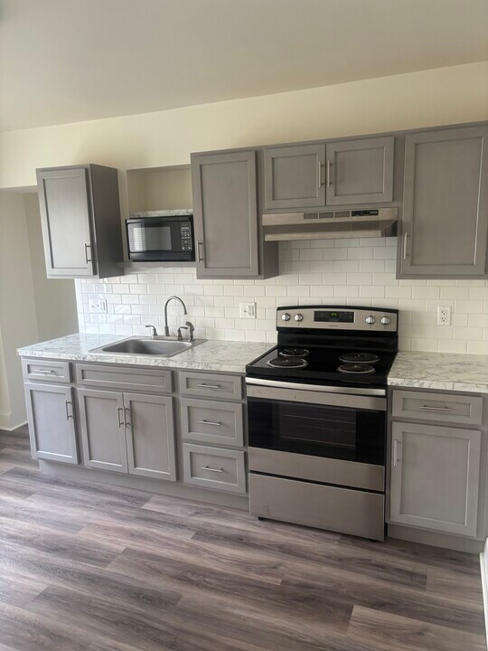 103 Montrose Ave in Reading, PA - Building Photo