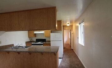 1221 Citrus Ave in Chico, CA - Building Photo - Building Photo