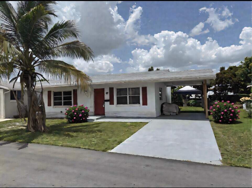 6013 NW 68th Terrace in Tamarac, FL - Foto de edificio