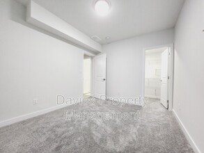 9475 Colak Ln SW in Edmonton, AB - Building Photo - Building Photo