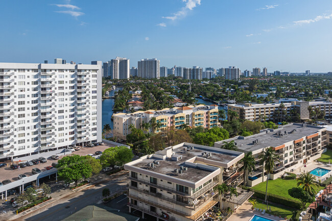 Hallandale Yacht Club in Hallandale Beach, FL - Building Photo - Building Photo