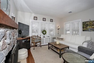 2 Maysenger Rd in Mahwah, NJ - Building Photo - Building Photo