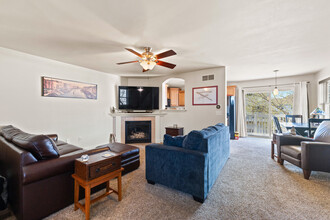 215 W Cortland Center Rd in Cortland, IL - Building Photo - Building Photo