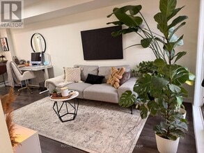 350 Fisher Mills Rd in Cambridge, ON - Building Photo - Building Photo