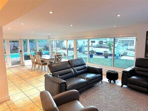 13000 Coronado Ln in North Miami, FL - Building Photo - Building Photo