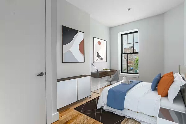 Furnished room/NOT APARTMENT, Unit 4 in Brooklyn, NY - Building Photo - Building Photo