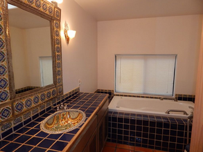 1005 Calle Dorthia in Santa Fe, NM - Foto de edificio - Building Photo