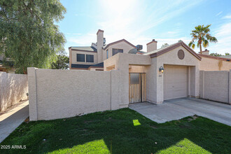 3301 E Kelton Ln in Phoenix, AZ - Building Photo - Building Photo