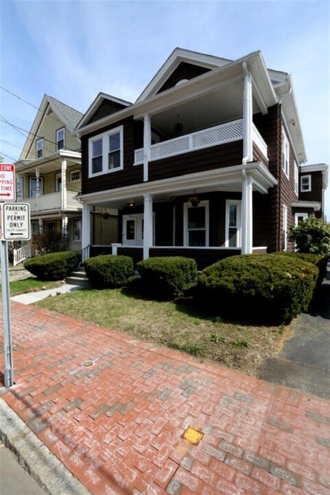 8 Meacham Rd in Cambridge, MA - Building Photo