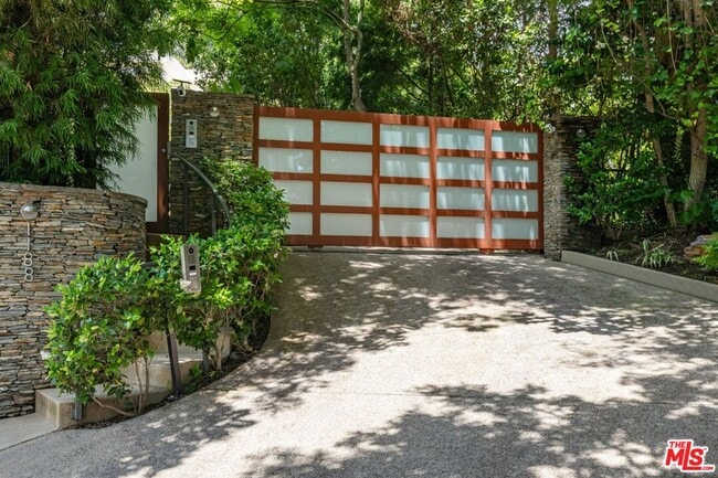 1188 Brooklawn Dr in Los Angeles, CA - Building Photo - Building Photo