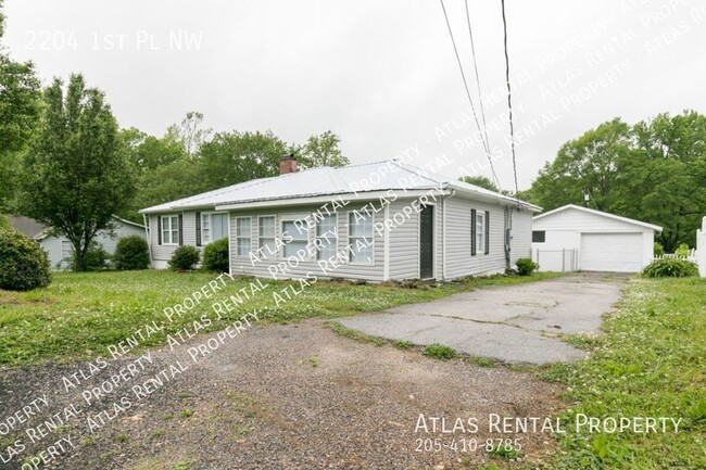 2204 1st Pl NW in Center Point, AL - Foto de edificio - Building Photo