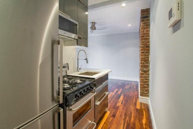 1590 Lexington Ave in New York, NY - Building Photo - Building Photo