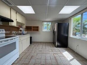 50 W 11th St in Hialeah, FL - Building Photo - Building Photo