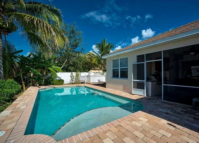 6614 64th Terrace E in Bradenton, FL - Building Photo - Building Photo