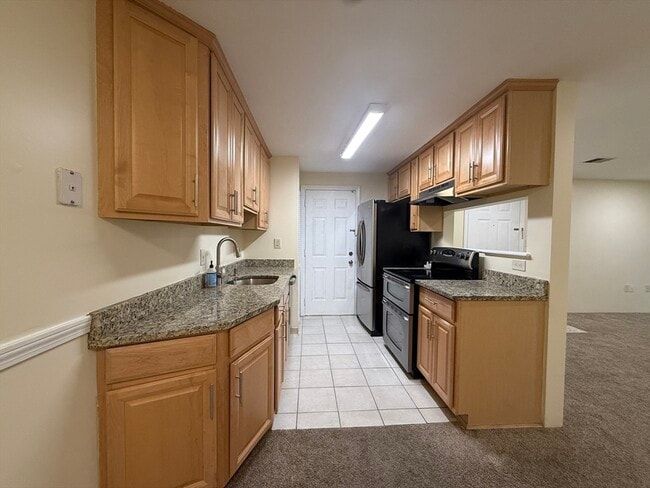 property at 10 Squire Ct